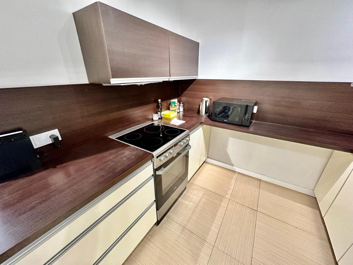 ורשה Top Metro X2 Fast Wifi 400 Mbs 70'Tv Netflix Hbo Max Appletv+ Disney+ מראה חיצוני תמונה